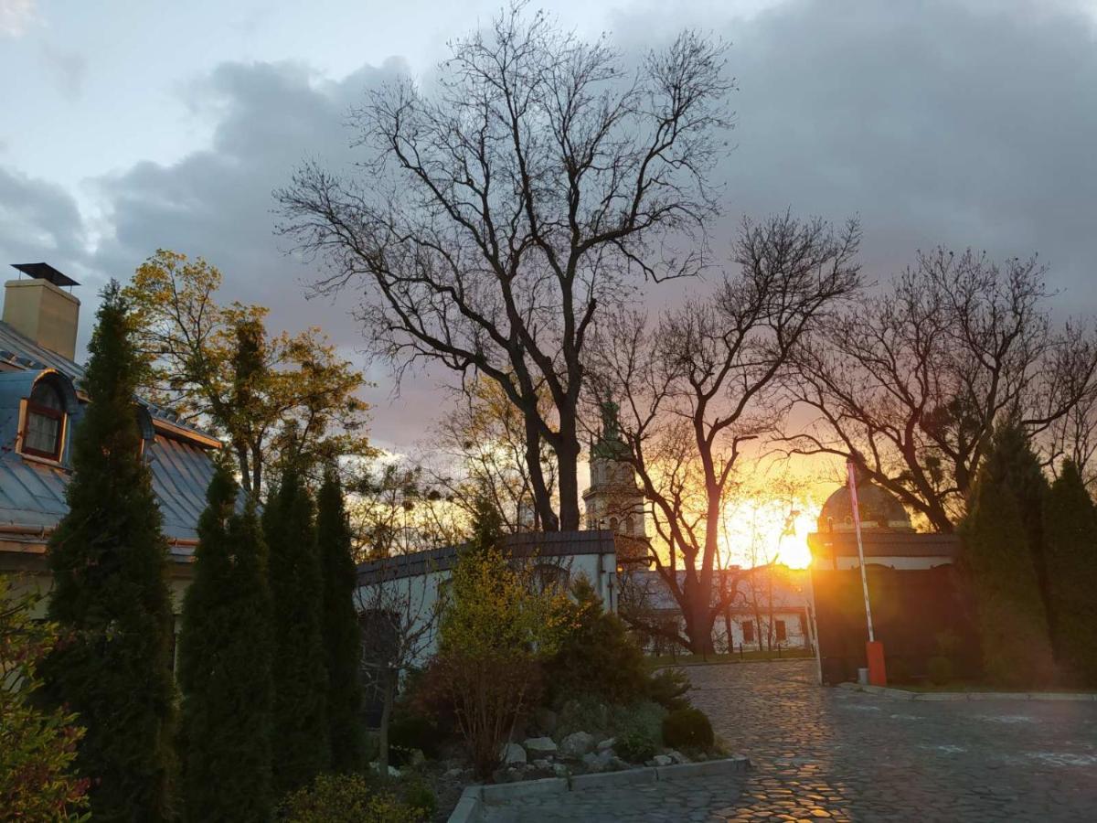 Guest House "Arkhistratyg" Lviv Kültér fotó
