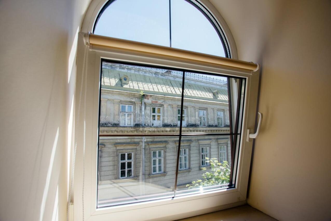 Guest House "Arkhistratyg" Lviv Kültér fotó